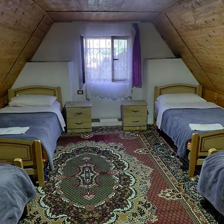 Lodge Tom Shyti *