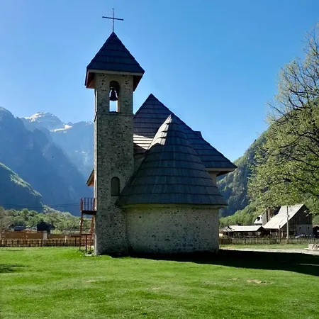 Tom Shyti Lodge *